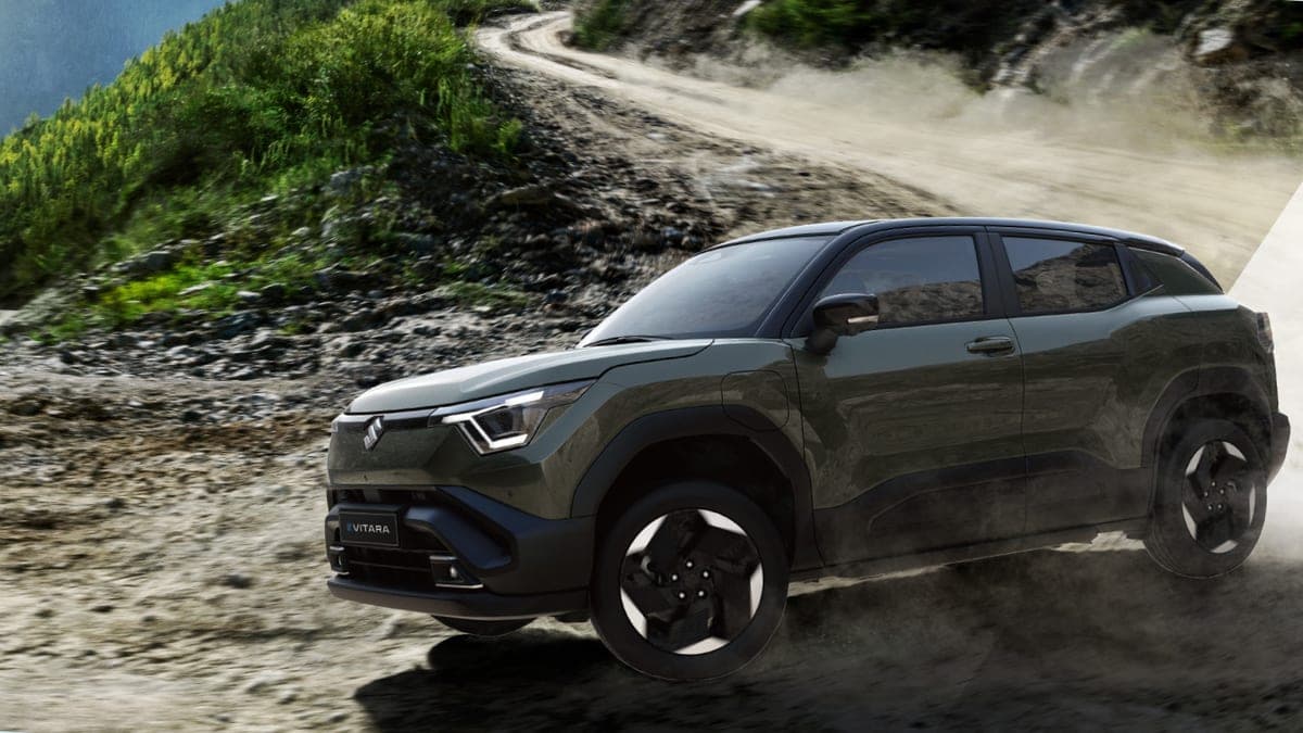 e VITARA 戶外行駛外觀
